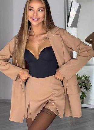 Костюм: пиджак + юбка-шорты
