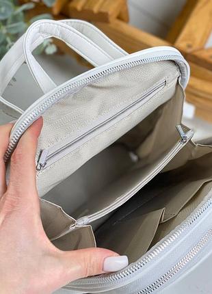 Білий рюкзак 10