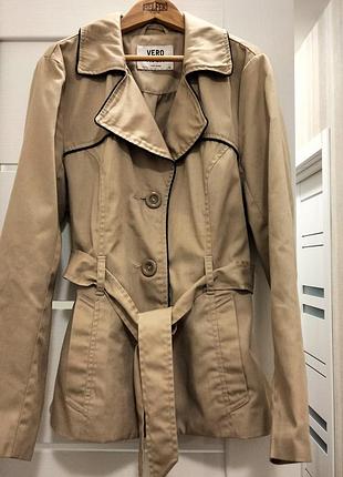 Куртка/пиджак с поясом.