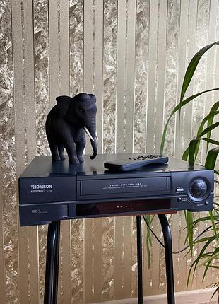 Thomson 4700l відеомагнітофон з функцією запису 4 голівки оригінал німеччина