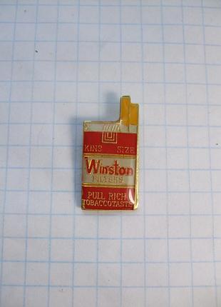 Продам колекційний значок winston