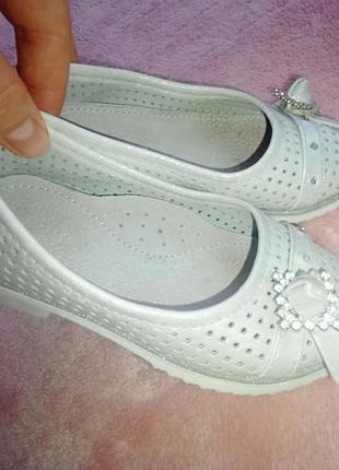 Туфельки для дівчинки