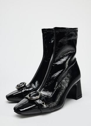Лаковані черевики з пряжкою zara