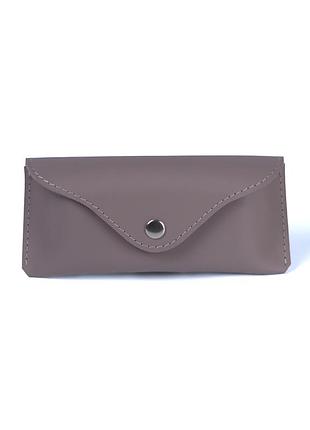 Серый кожаный футляр для очков pache vista на застежке