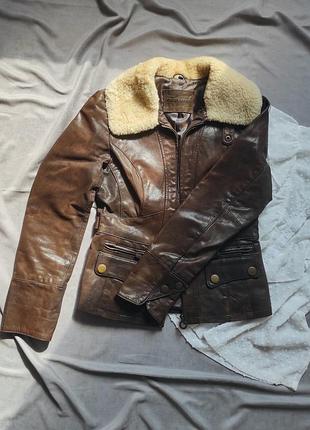 Женская куртка из натуральной кожи/косуха/кожанка quebraimar