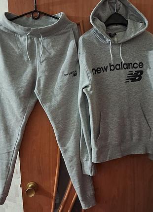 Спортивный костюм new balance оригинал.размер s