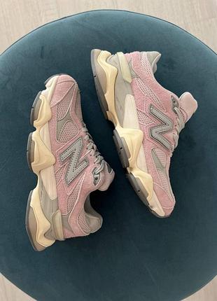 Рожеві кросівки new balance