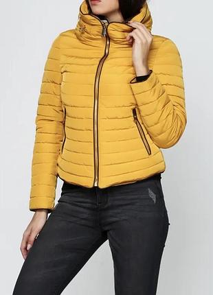 Zara куртка крутая желтая весна женская брендовая с капюшоном