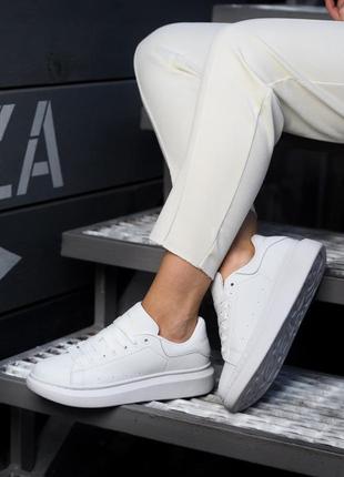 Alexander mcqueen triple white 🆕 шикарні жіночі кросівки 🆕 купити накладений платіж5 фото