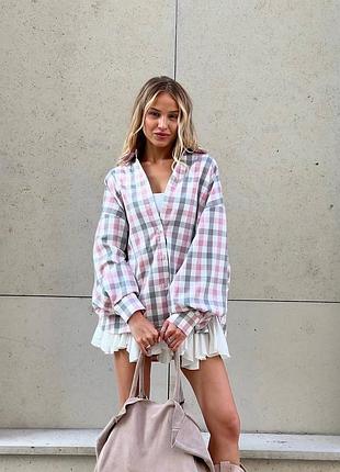 Женская рубашка в клетку удлиненная весна-лето с рукавами фонариками на пуговицах без воротничка