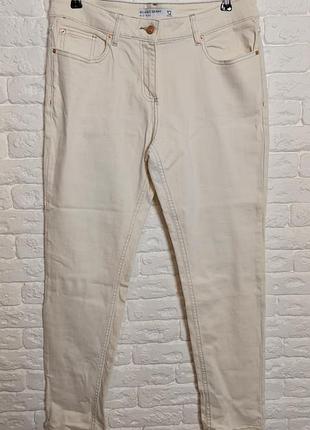 Фирменные стрейчевые джинсы
