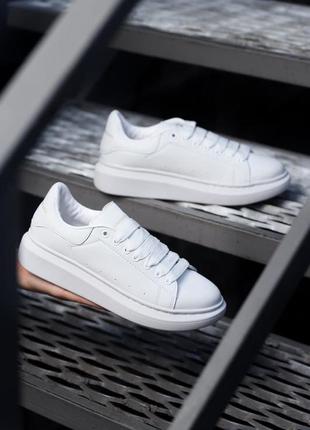 Alexander McQueen Tread chunky sole sneakers Graffiti Alexander mcqueen triple white 2700