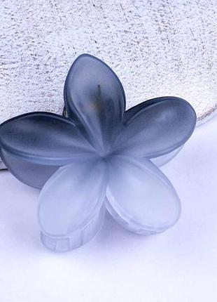 Крабик цветок для волос