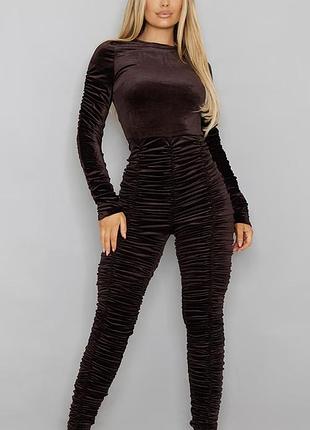 Оксамитовий комбінезон