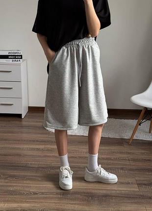Женские спортивные шорты бермуды оверсайз
