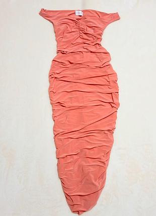Коралловое платье длиной миди