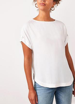 Белая блузка свободного кроя из нежной вискозы р.24