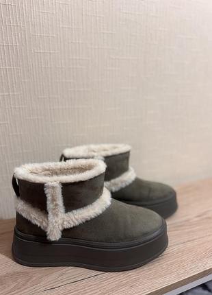 Уггі чоботи zara