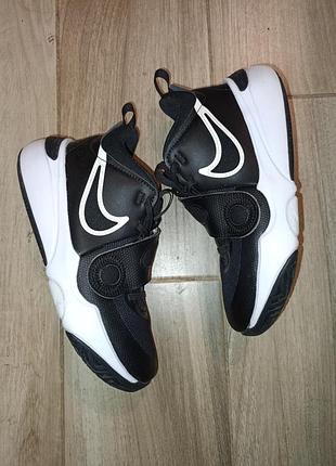 Кроссовки спортивные nike 36,5р.