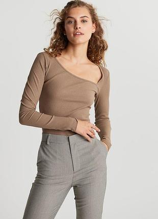 Кофта с вырезом ginatricot