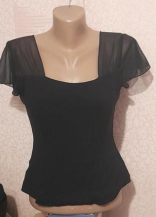 Гарна футболка , чорна футболка