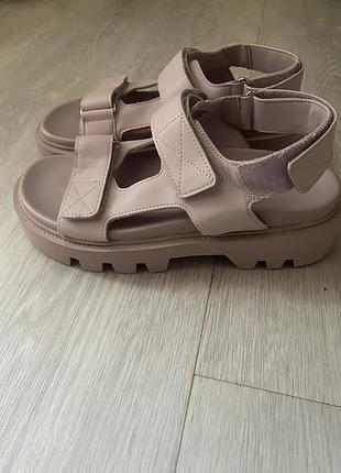 Сандалии
