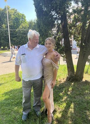 Платье вечернее