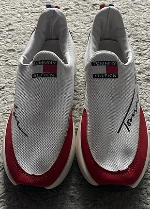 Стильные,легкие кроссовки tommy hilfiger