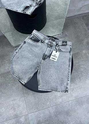 Джинсовые шорты