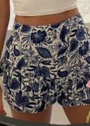 Трендовые стильные шорты zara