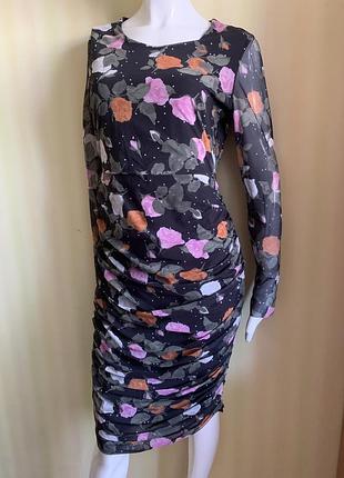 Платье футляр состояние новой вещи