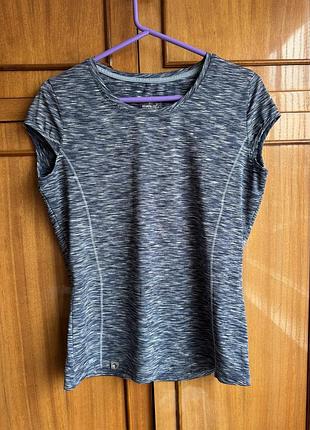 Спортивна жіноча футболка