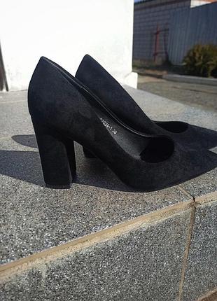 Замшевые туфли 38 размера