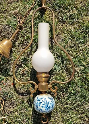 Старовинна підвісна лампа, люстра.