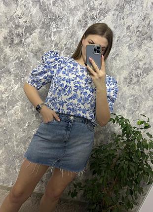 Спідниця юбка блакитна джинсова спідниця з необробленим низом topshop