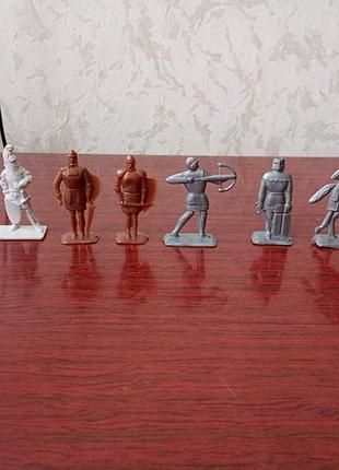 Солдатики- лицарі (свербіж).