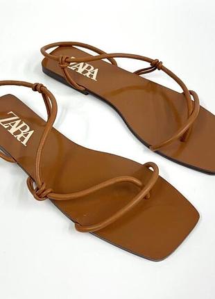 Кожаные босоножки zara
