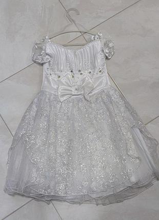 Отличное платье для девочки 5-6 лет