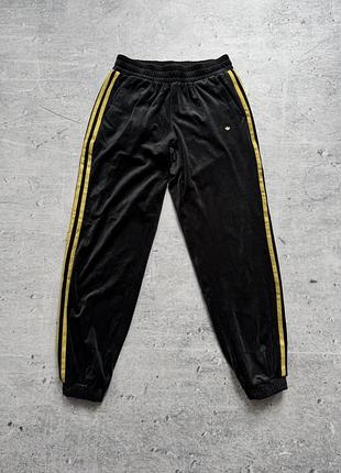 Женские велюровые спортивные штаны adidas размер s-m