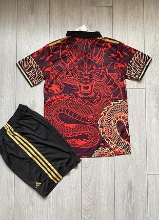 Футбольная форма реал мадрид адидас с драконом футболка adidas блингем роналдо мбаппе7 фото