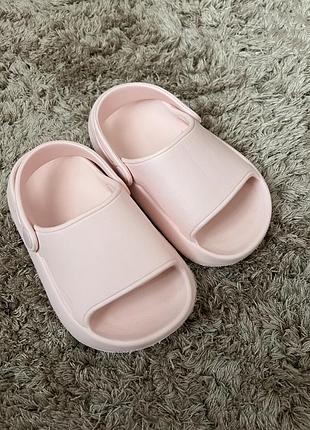 Шльопанці 24 розмір