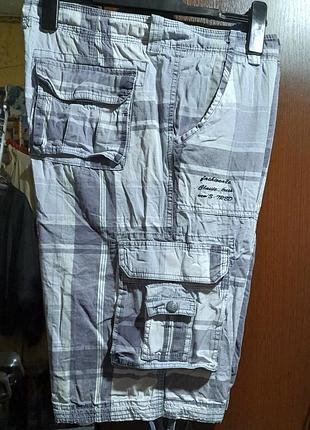 Мужские лёгкие штаны карго в клетку.