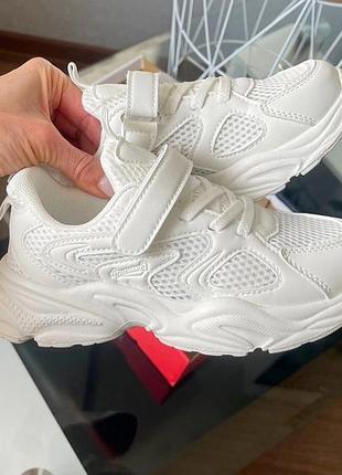 Кроссовки на девочку apawwa