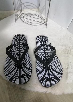 Шлепанцы р. по потолочное 30