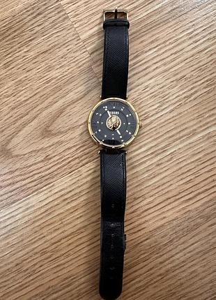 Часы versus versace