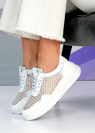Кроссовки перфорация