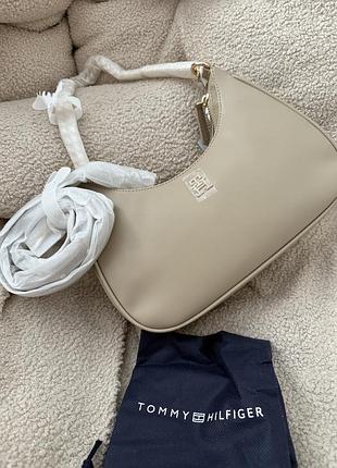 Сумка tommy hilfiger сумка беж оригинал новая 3