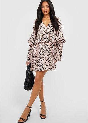 Новое платье с длинными широкими рукавами и воланами boohoo, p. 10, 38 евр, короткое платье
