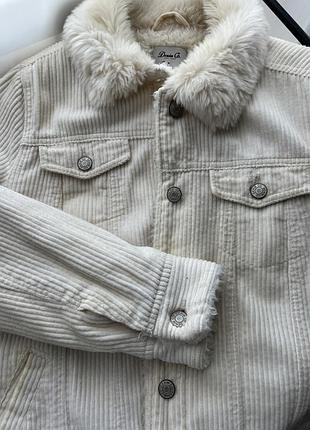 Утепленная джинсовая куртка в отличном состоянии размер 36/s