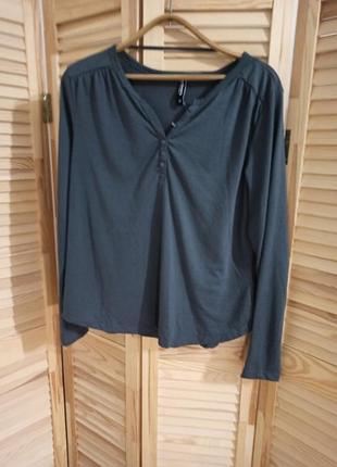 Лонгслив серый цвета мира м